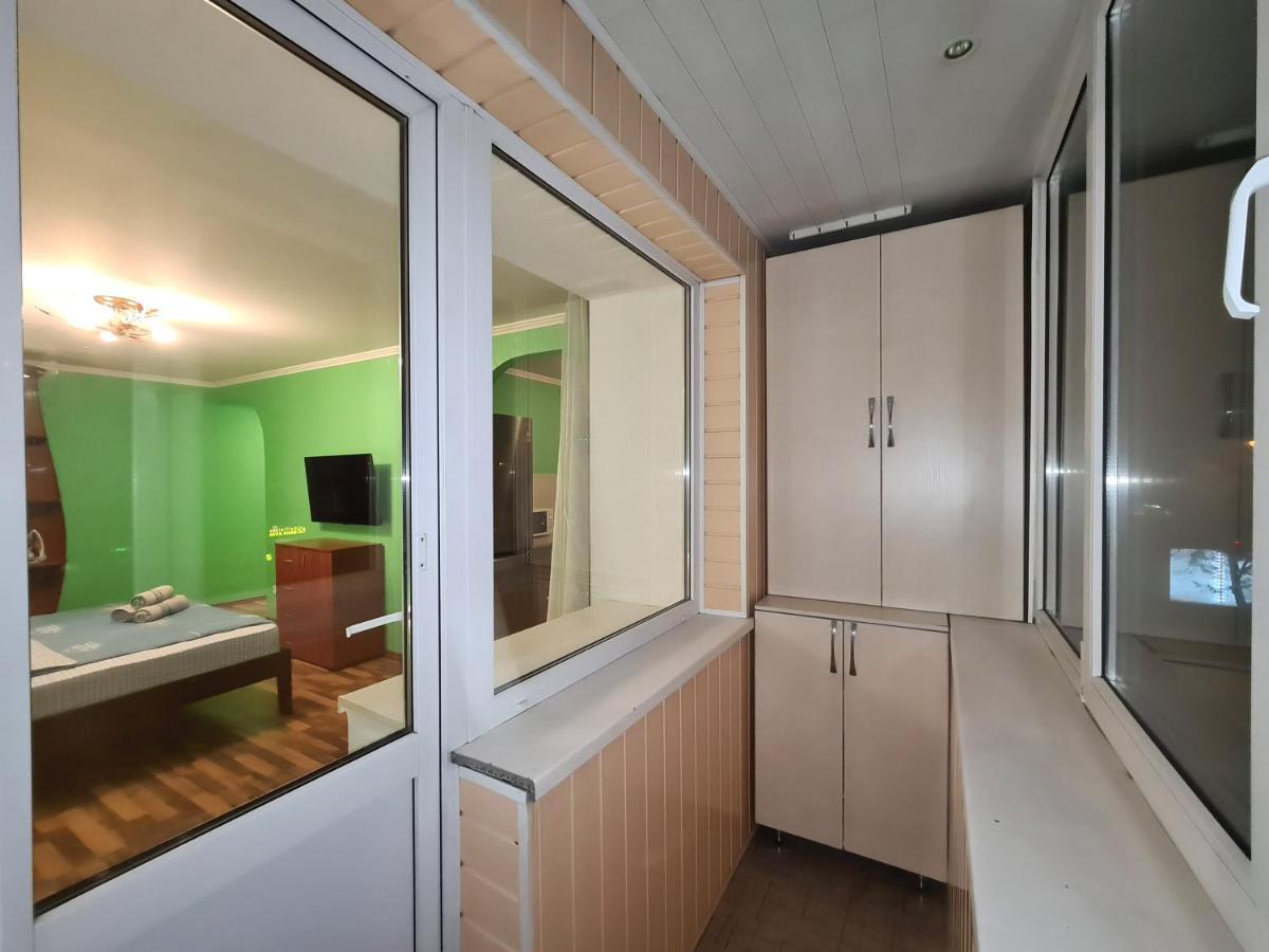 1-Room View Apartment Near Inturist On Sobornyi Avenue 143, By Grandhome Zaporizhia Exteriör bild