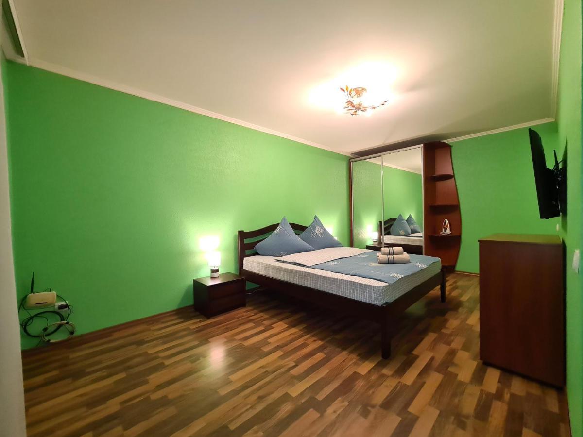 1-Room View Apartment Near Inturist On Sobornyi Avenue 143, By Grandhome Zaporizhia Exteriör bild