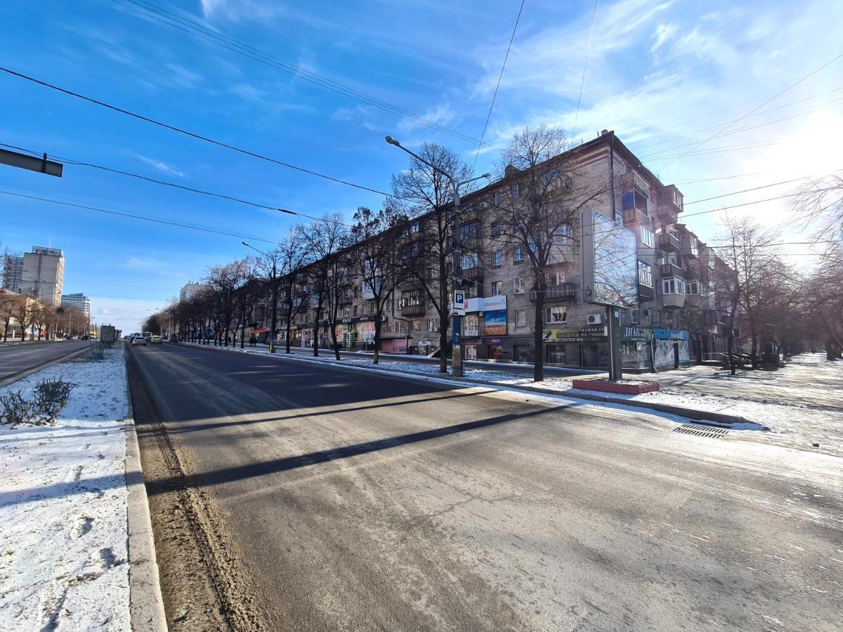 1-Room View Apartment Near Inturist On Sobornyi Avenue 143, By Grandhome Zaporizhia Exteriör bild